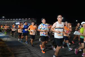 BIB: 3241
                            <button type="button" onclick="openModal(22815147)" class="btn btn-primary btn-sm float-right btn-popup" data-toggle="modal" data-target=".modal-high-quality">
                        <i class="fas fa-shopping-cart"></i> Add to Cart
                    </button>
                                            <button type="button" onclick="isThisMe(22815147, true)" class="btn btn-success btn-sm float-right btn-popup btn-isme hidden" data-toggle="tooltip" data-placement="bottom" title="นี่คือรูปของคุณใช่ไหม คลิกที่นี่เพื่อเอาเข้าอัลบั้ม">
                        <i class="fas fa-plus"></i> Add to album
                    </button>
                    <button type="button" onclick="isThisMe(22815147, false)" class="btn btn-warning btn-sm float-right btn-popup btn-isnotme hidden">
                        <i class="fas fa-ban"></i> Remove from album
                    </button>
